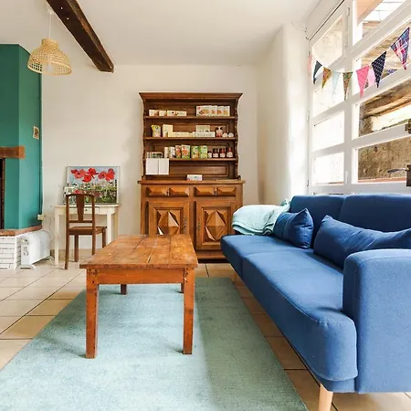 Hostel Tilia Huos