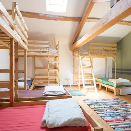 Hostel Tilia Huos