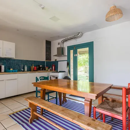 Hostel Tilia Huos