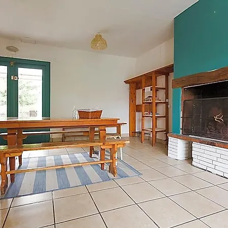 Hostel Tilia Huos